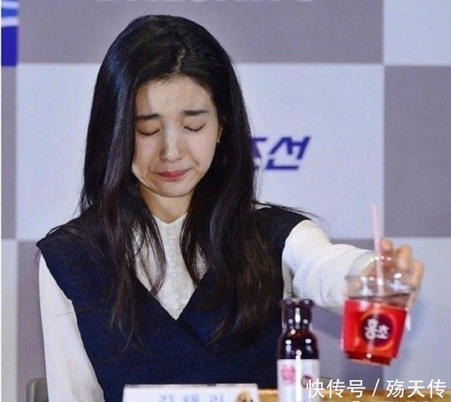 赞助|明星喝下赞助饮料, 每喝一口就是一个表情包, 表情亮了