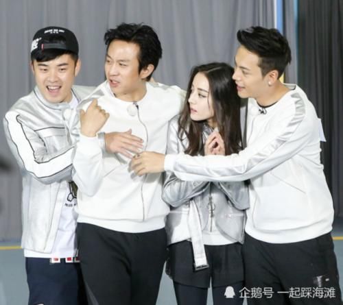  跑男团中|原来真正让热巴上跑男的人，不是杨幂而是他，经常对她非常照顾