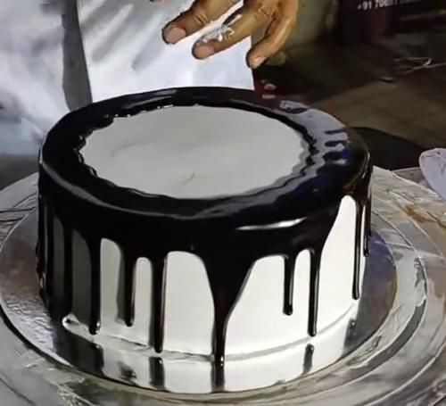 生意|印度街边的露天蛋糕房,老板娘手艺太好,没有店面一样生意火爆