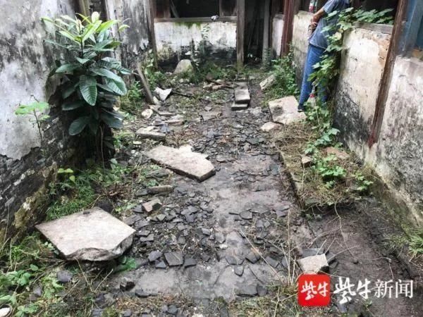 男盗|两男盗挖老房子石板 谁知竟是民国前制造