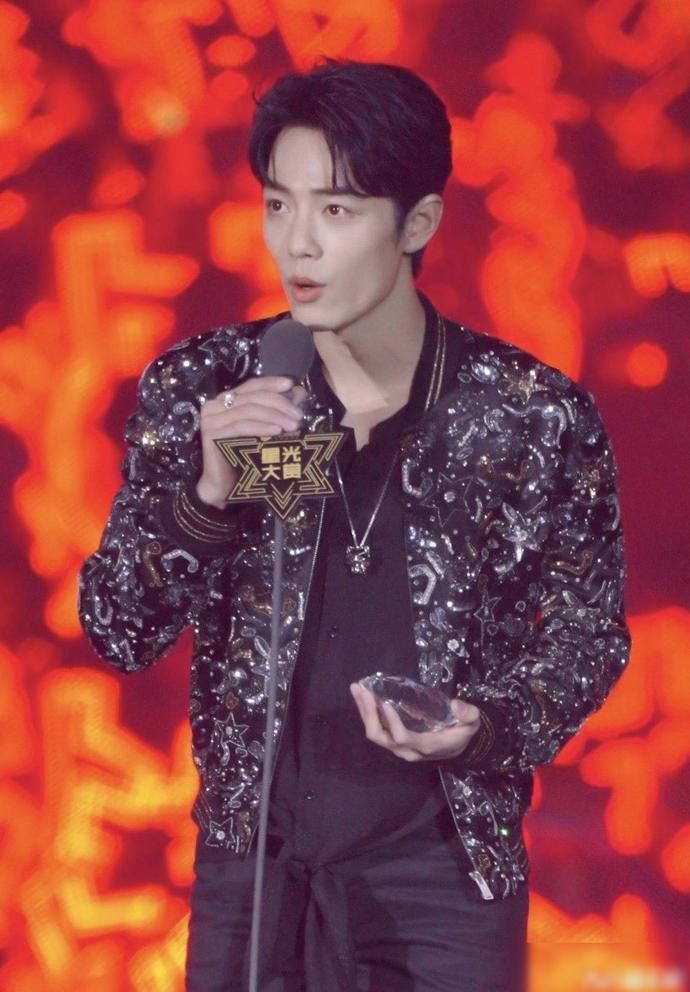  句话|肖战为何非要带着粉丝全身而退？小飞侠又为何要在一棵树上吊死？