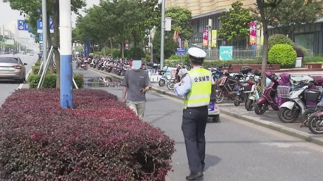 已有|今起，行人乱穿马路、闯红灯直接处罚！金山已有人收到罚单