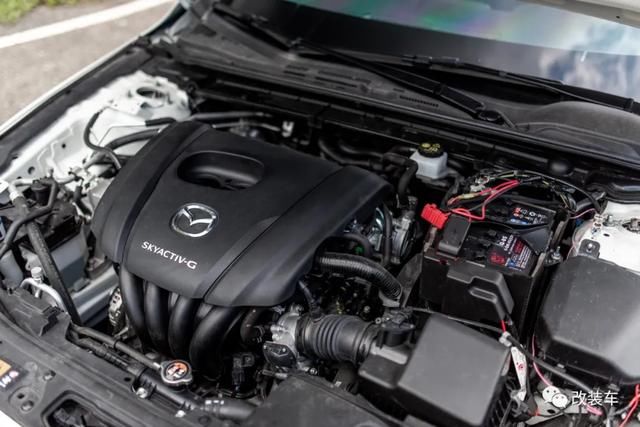 尽显|次世代马自达3，第二代魂动低趴尽显完美姿态