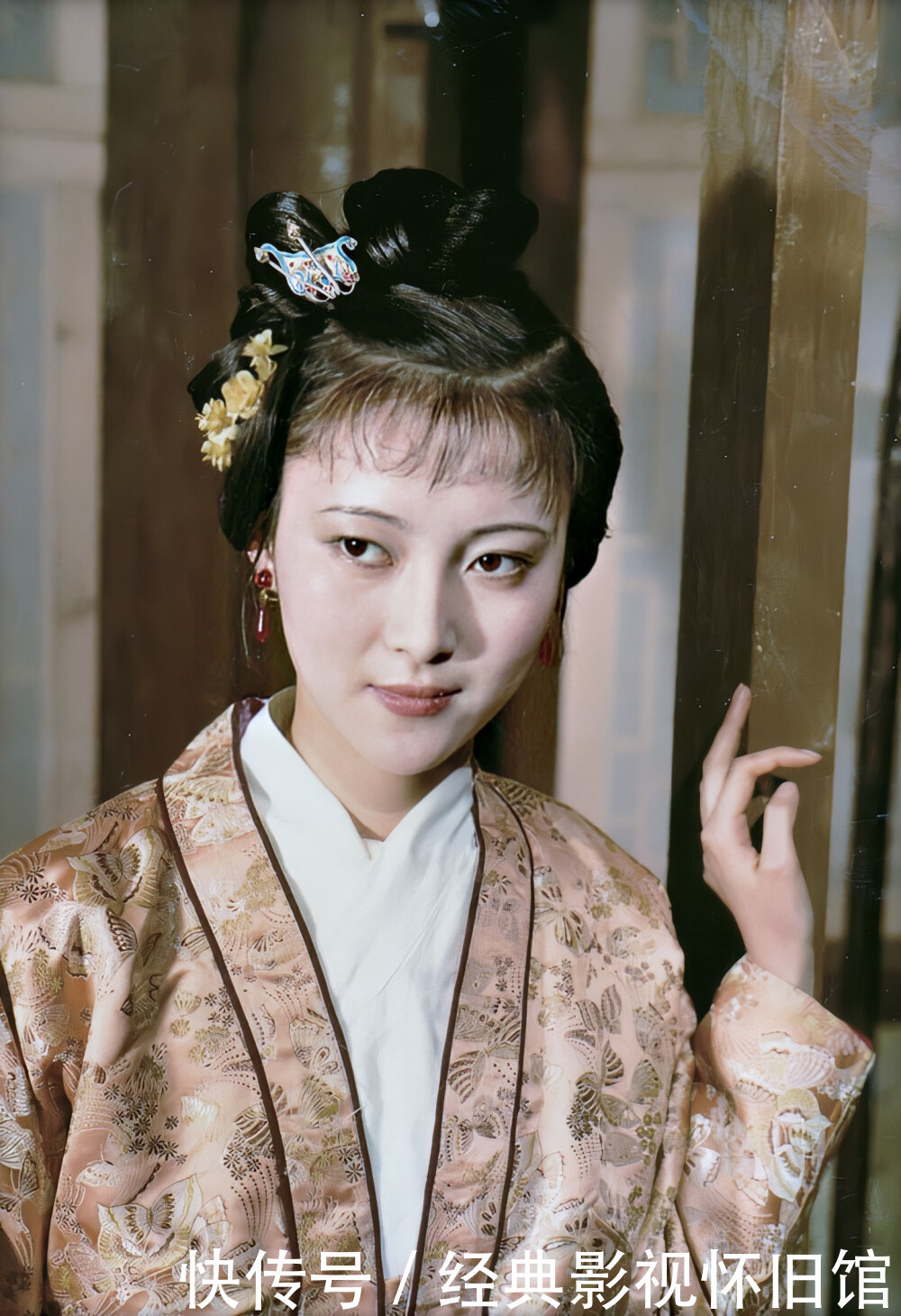 贫穷|87版红楼梦之邢岫烟剧照:荆钗布裙的贫穷女孩,却婚姻圆满