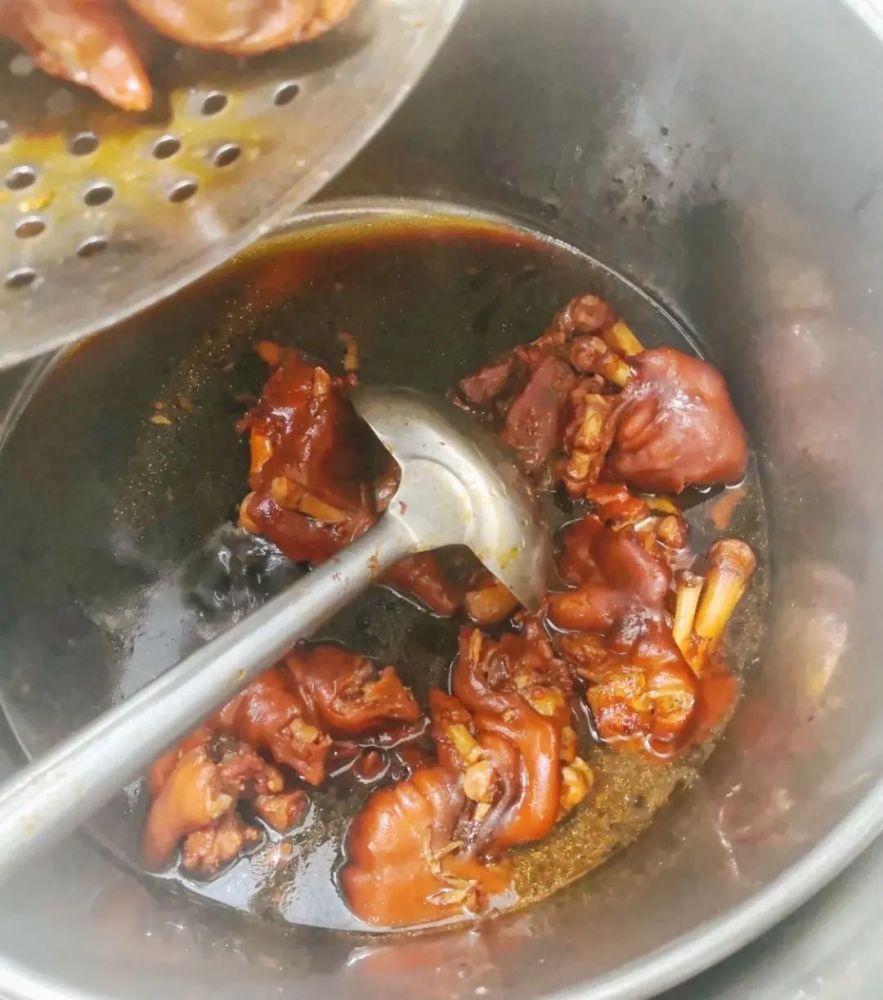 馆子|师大家属院对面的苍蝇馆子，每家5张桌，资深吃货才知道！