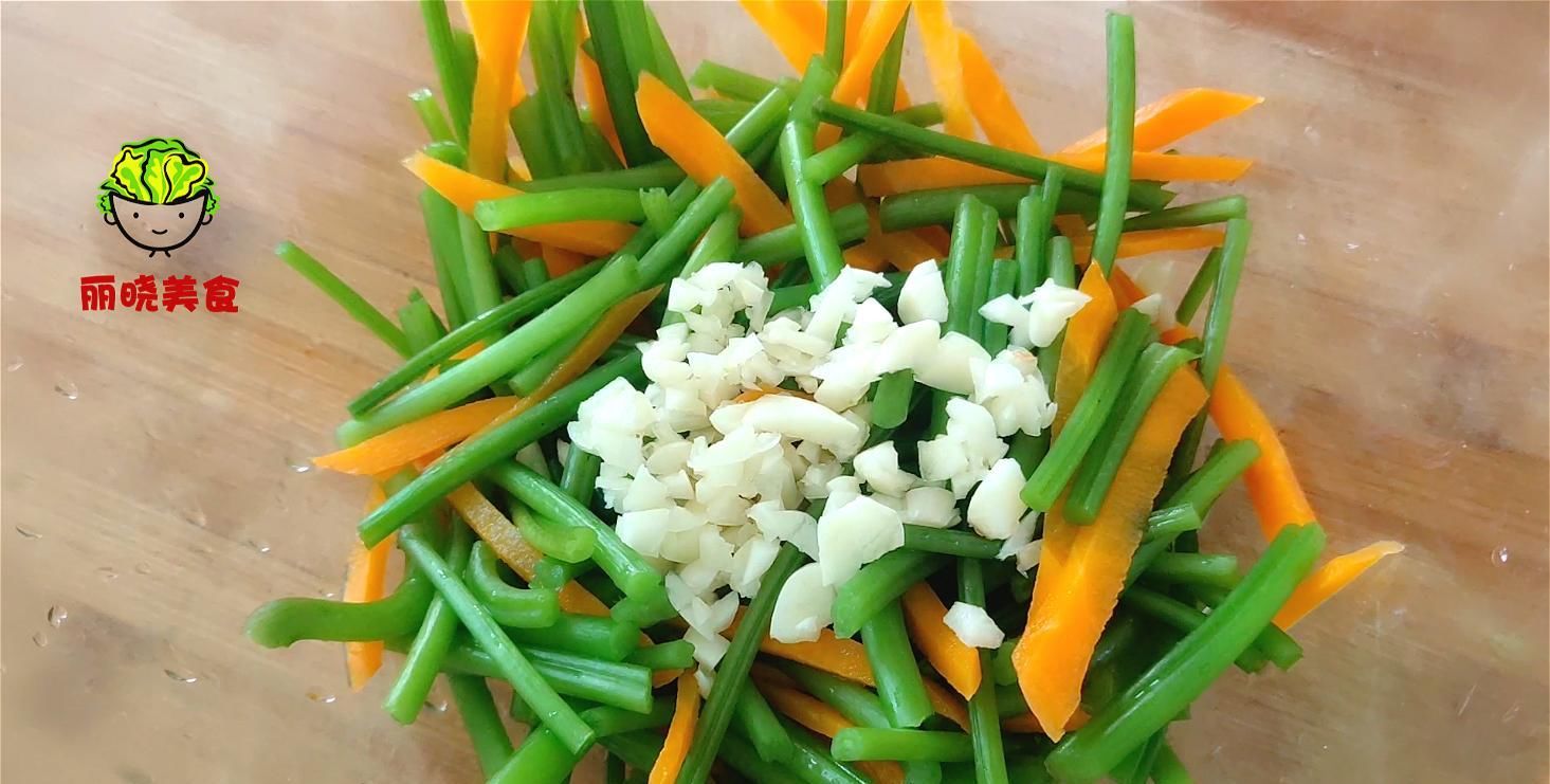  红薯|红薯梗有人焯水，有人直接炒，都不对，教你解馋吃法