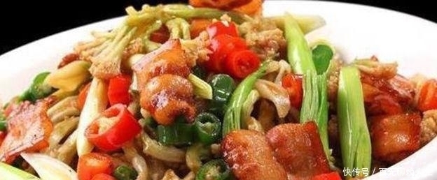 干辣椒|简单家常菜:小炒牛肉,火爆肥肠,肉片炒菜花,五香鱼块