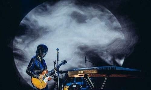  世界|当摇滚乐与交响乐碰撞融合，谢天笑想让世界听到中国摇滚