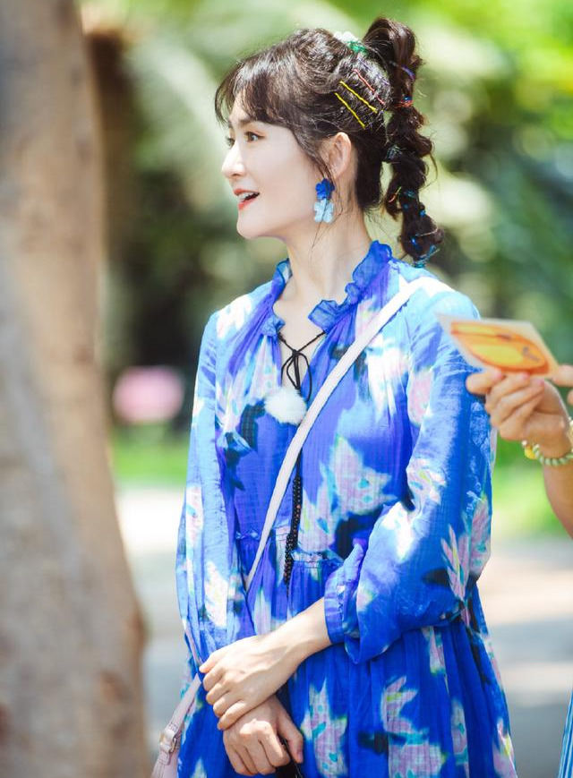  未能|谢娜“身在曹营心在汉”，虽然未能加入《浪姐》，但造型暴露心思