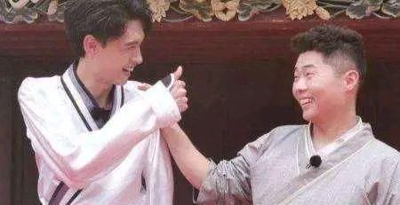  综艺|《德云斗笑社》竞演遭冷场，岳云鹏机智救场！郭德纲和于谦很欣慰