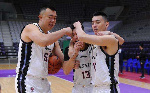  到期|郭艾伦合同本赛季到期，连续两场替补出场，下赛季他会被交易吗？