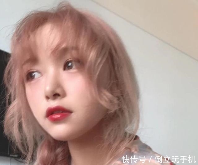  眉峰|“一字眉”不受宠了，今年流行的是“漫画眉”，明星潮人都在画