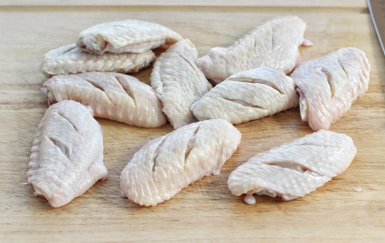 好吃|鸡翅蔬菜一锅焖,鲜嫩入味有营养,简单三步就上桌,好吃到吮手指