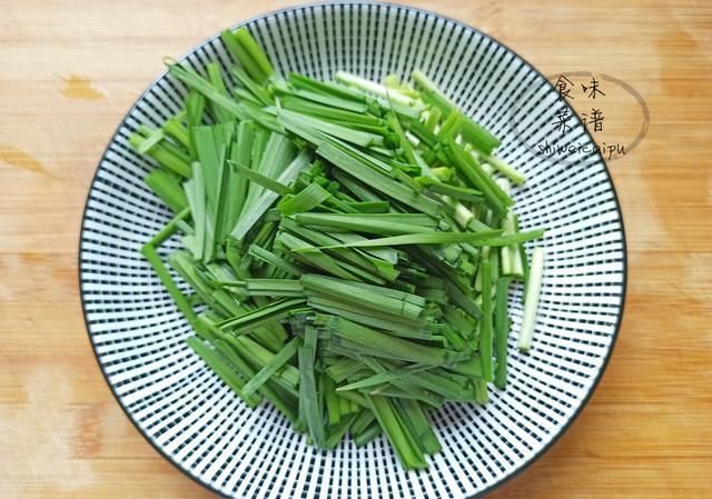  经典|鸭血的经典吃法，滑嫩入味，吃多少次都不会觉得腻，上桌迅速光盘