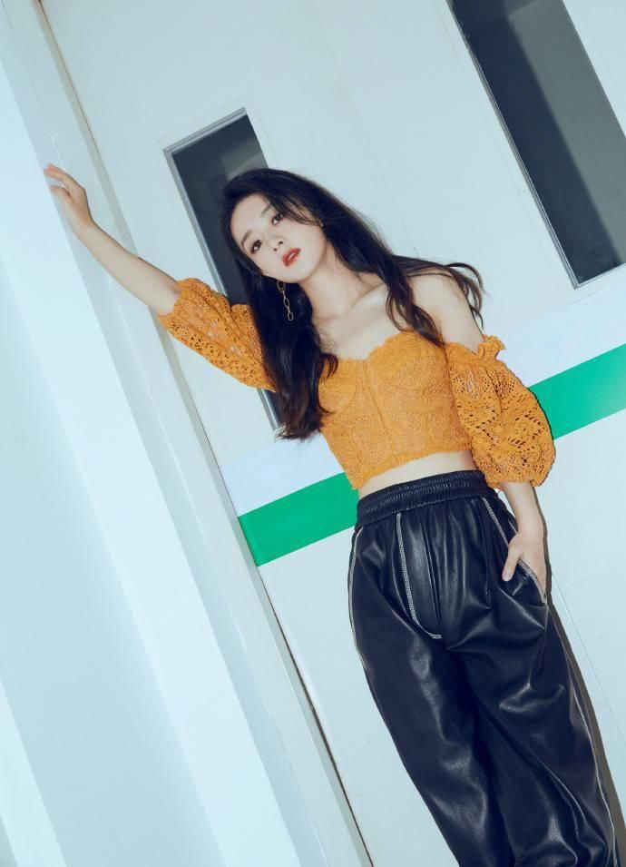  中餐厅|湘江橘子洲头的甜酷girl 赵丽颖现身《中餐厅》发布会现场