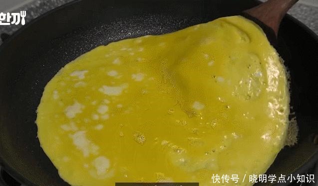 曝光|一个韩国男精英的独居生活曝光做一份蛋炒饭,6500万人围观