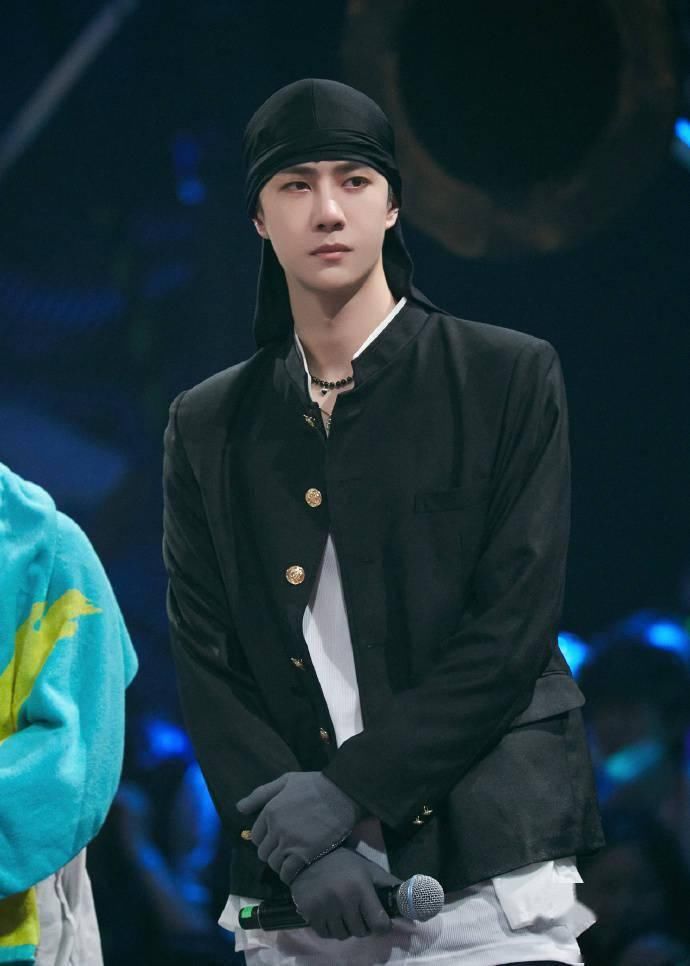  巅峰|一场节目三个造型都是巅峰之作 造物主的宠儿说的就是王一博本博！