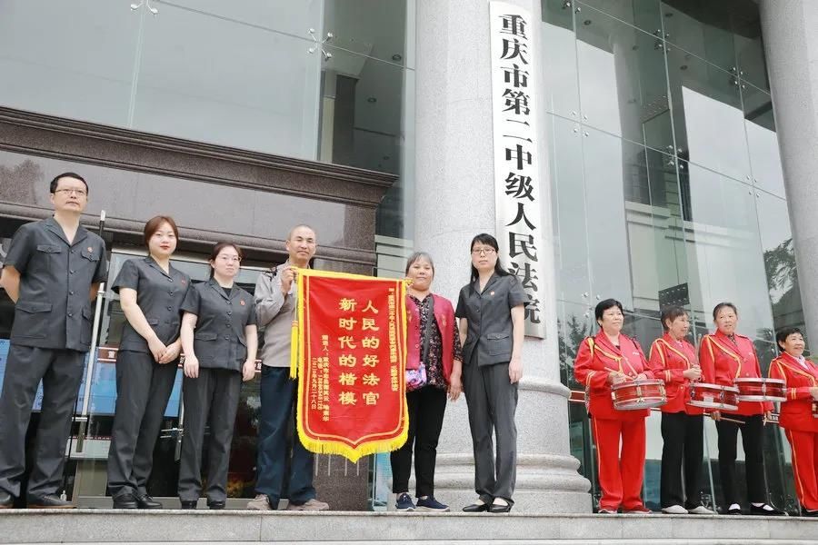 真心|倾心调解化纠纷 真心感谢送锦旗