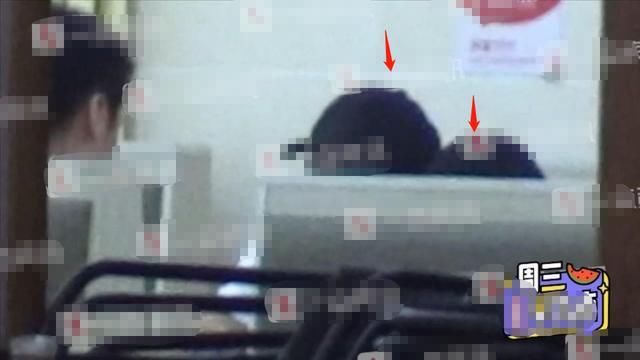 文章和美女|36岁文章有新恋情?深夜约会美女亲自擦眼泪,同回住处被疑似同居