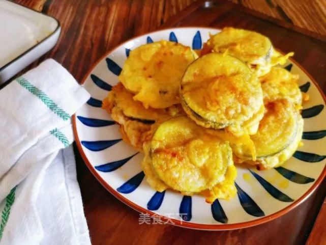 酥脆|酥脆炸茄盒:金黄酥脆,鲜香味美,上桌就光盘