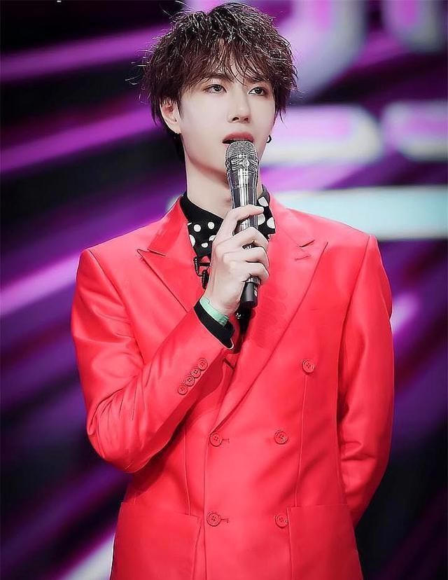 王一博|连续5年王一博为汪涵准点庆生?王一博真是个懂得感恩的孩子!