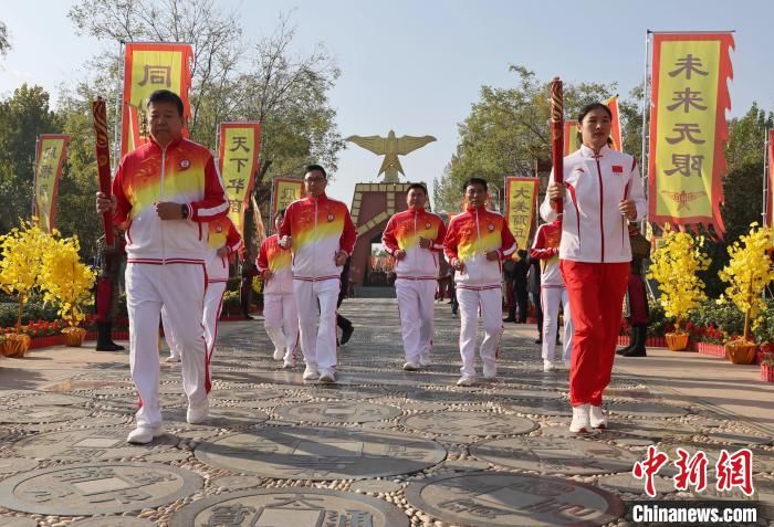 第九届中国·商丘国际华商节开幕式暨商祖王亥拜谒大典举办