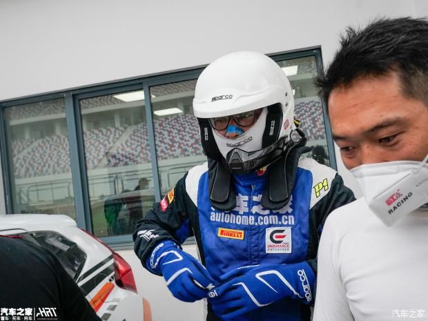 转向|601号赛车被撞，轮圈缺一块还能完赛。818号赛车突然无法转向