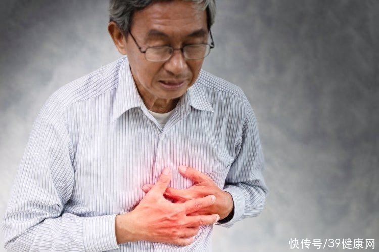 67岁长期服用三七粉现在怎么样(65岁大爷每天喝一勺三七粉，一年后怎么样了？4种不良反应要了解)