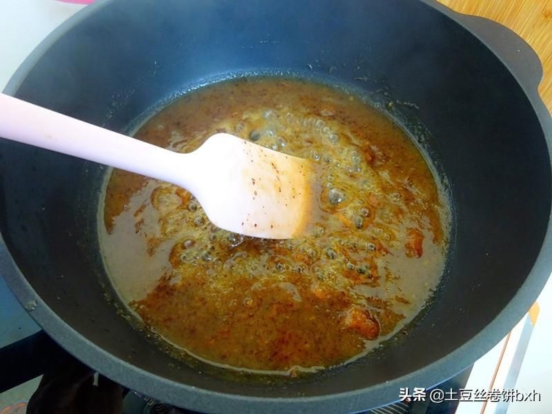 胡萝卜|秋天,爱吃饼这么做,材料丰富,暄松柔软,好吃又好看