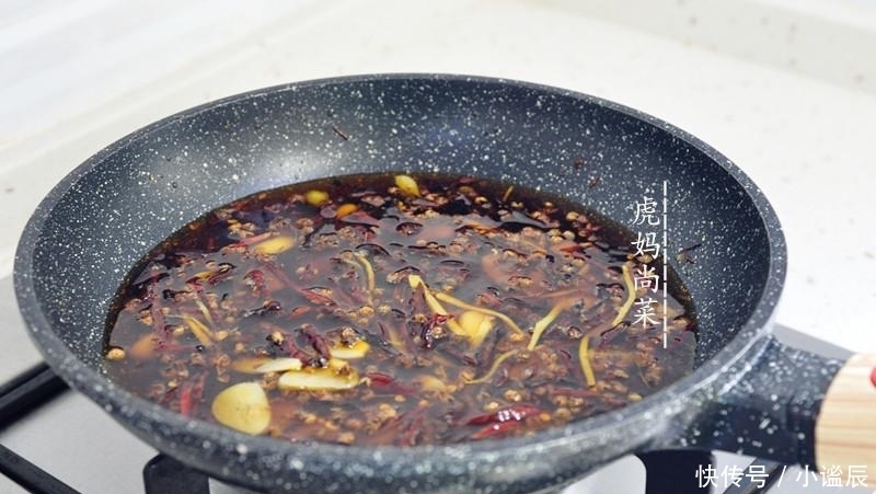 入味|2种方法切蓑衣黄瓜,柔软似水蛇腰,怎么扭都不会断,清脆入味快