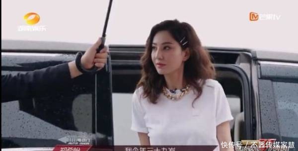 镜头|《乘风破浪》前几期中被三个镜头戳中,那是骨子里的礼貌和修养