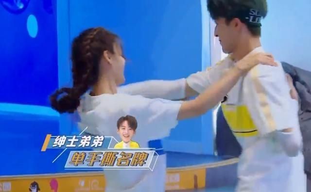  温暖|撕名牌大战，蓝队全军覆没，而angelababy表现勇敢而温暖