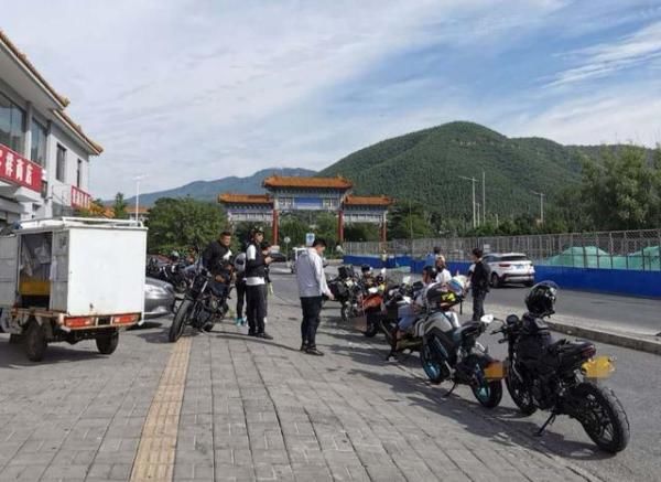 潭柘寺|非法竞速、违规超车、轰鸣扰民 潭王路摩托车跑山太疯狂