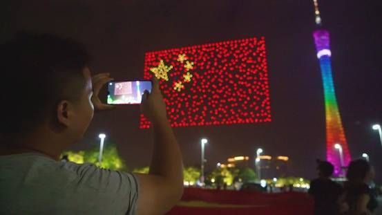  岭南文化|《见多识廣》首播无人机灯光秀震撼开场：一场专属于岭南文化的盛宴!