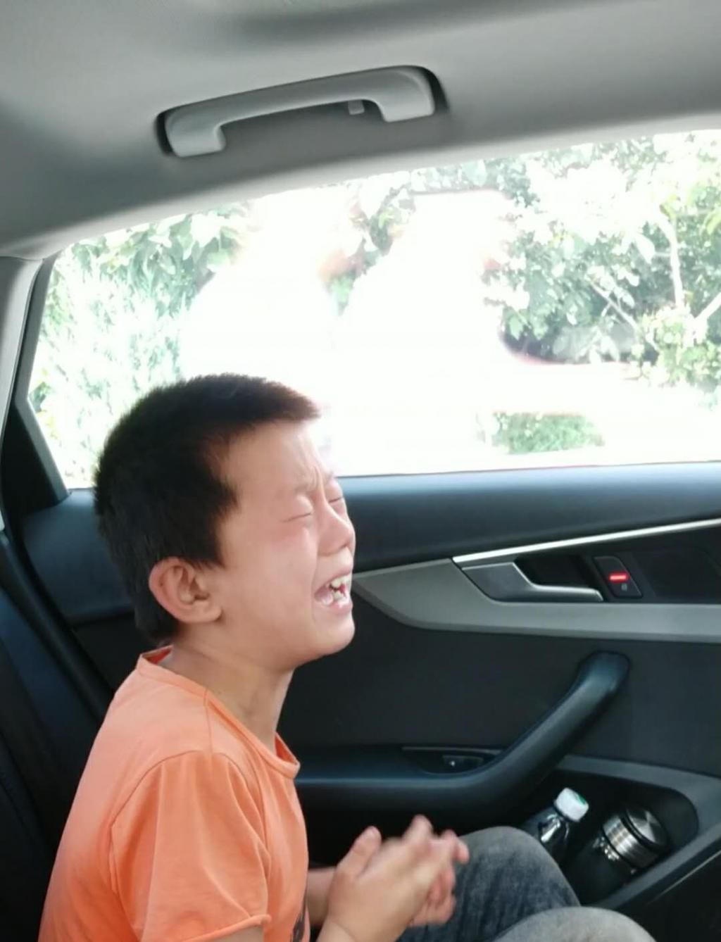  出警|卢氏警察出警神速，送走失孩子回家