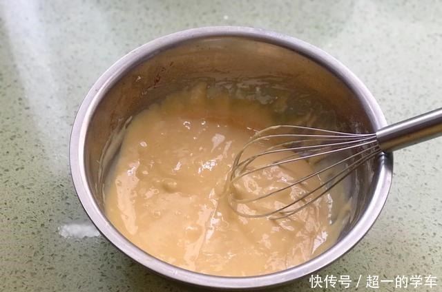 烘烤|一款好吃的双色蛋糕卷,咬一口还有香橙味,简单到1分钟学会做法