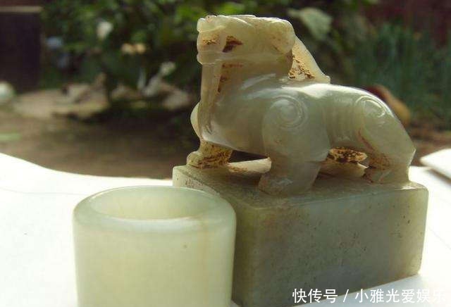 老人|老人拿出尚方宝剑，自称皇室后人，专家：这是文物，要上交