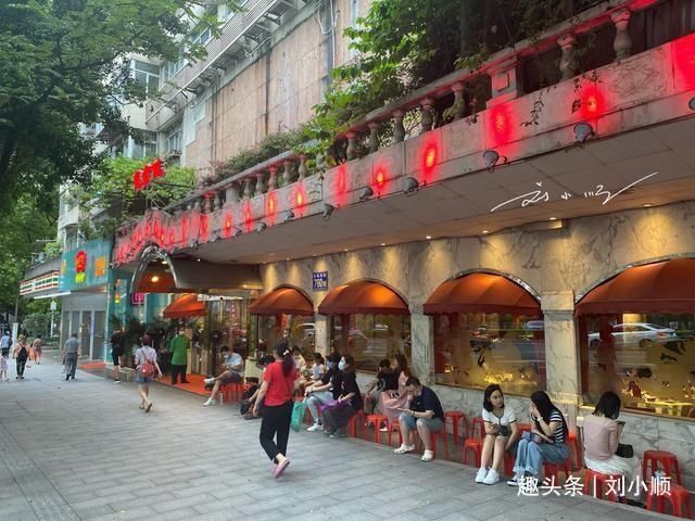  网红|广州“最难排队”的网红餐厅，排两小时才能吃上，游客：等到绝望