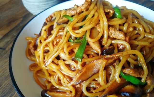 只能|你还在囤火鸡面,宅家只能点外卖,不如试试这道零失败炒面