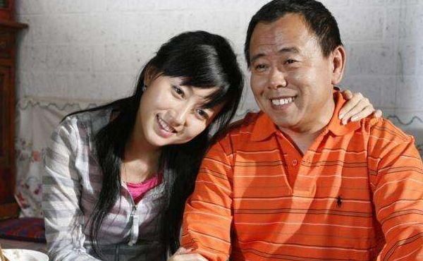  潘长江|陪伴潘长江厕所住8年，丈夫走红险被抛弃，杨云用25个字挽回婚姻