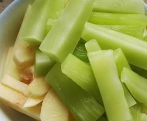  除湿|梅雨季就吃此菜，美味又除湿，浑身清爽了，我家一盘不够吃！