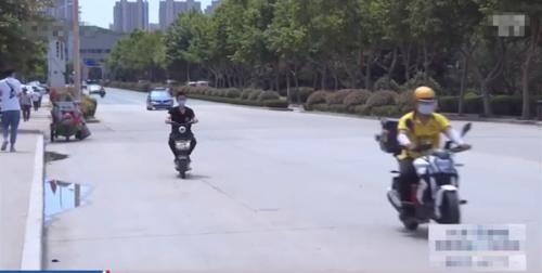  车主|电动车闯机动车道被撞，要求车主赔3000，交警：你是全责