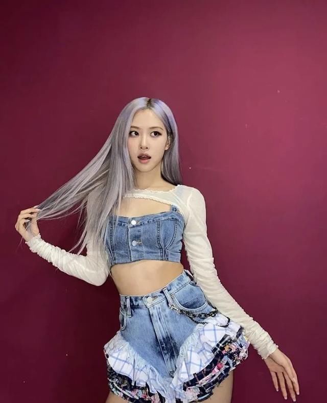 万茜|万茜的红西装吴昕的剪刀发夹被追着问哪买？是姐姐带火的小众品牌