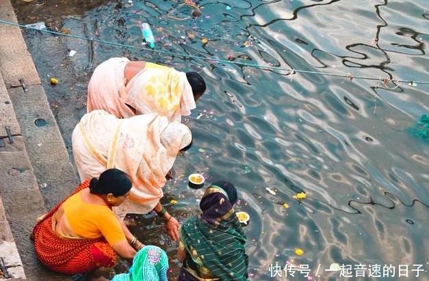 漂浮|印度恒河垃圾漂浮水中浮尸难以忍受的脏乱差真相是这样