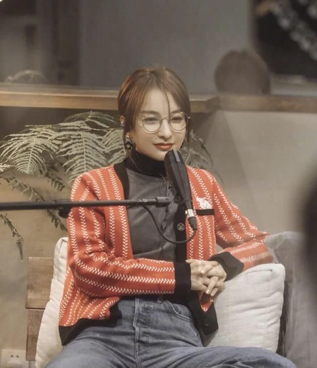  搭配|37岁的吴昕，其实很有女团范儿，黑白小礼裙造型太甜美