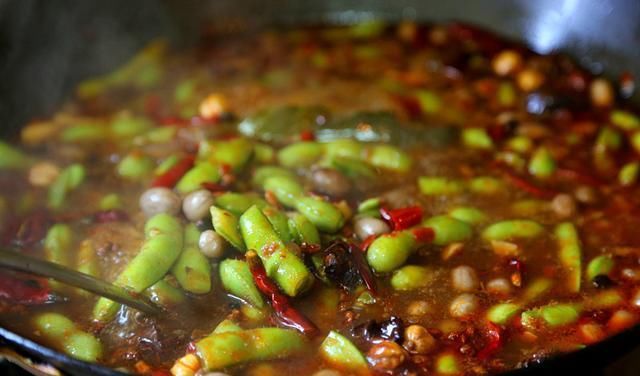  秋季|这道菜含钙量比牛奶还高，秋季最下饭毛豆做法，吃多滋补不长肉