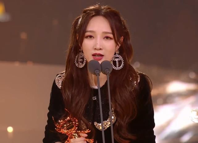  孟佳|《浪姐》成团之夜，孟佳逆风翻盘终成团，王霏霏蓝盈莹让人意难平