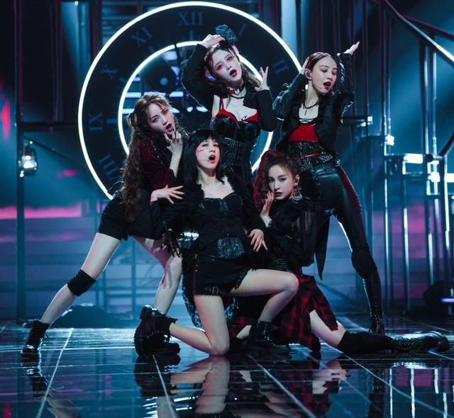 王一博|全网综艺热度排名:《街舞3》第4,《浪姐》第3,榜首厉害了!