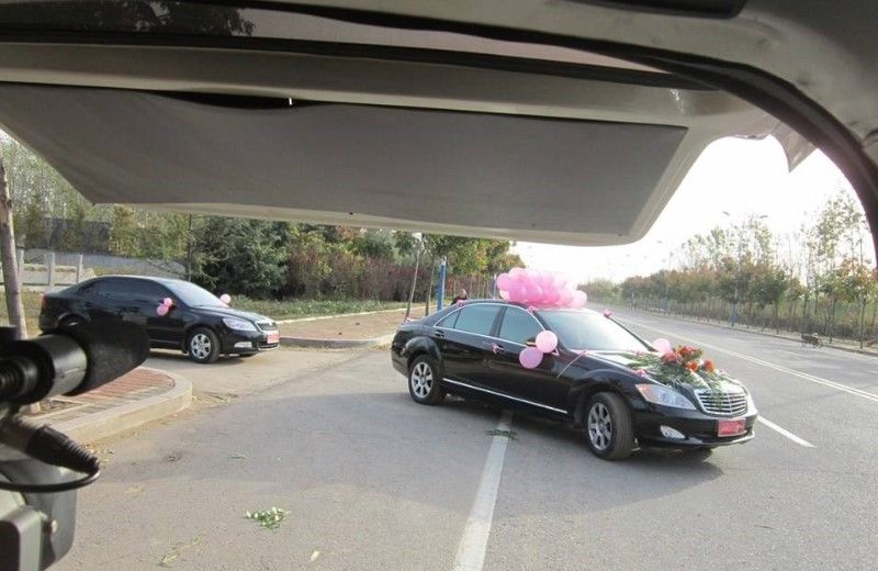 新郎|新娘结婚当天索要10万元下车费，新郎一个举动，哭晕在车上