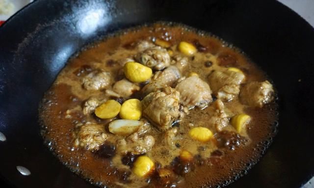 板栗鸡块|外国人叫它“人参果”,和鸡肉一起炖,健脾养胃还补肾